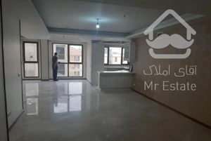 ۱۳۵متر۳خواب/روبه آفتاب/ سالن بزرگ (ساقدوش)