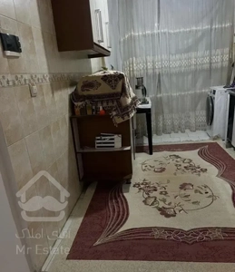 آپارتمان تک واحد دارای پارکینگ و انباری و بالکن