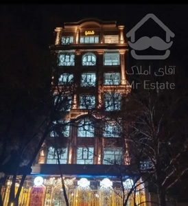 اپارتمان آکواریوم غرق نور