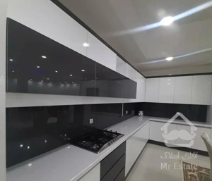 ۱۲۰متر میدان گلستان ‌طبقه اخر روبه افتاب