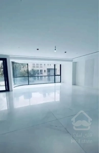 ۱۷۸ متر ۳ خواب،۲ پارکینگ،مشاعات چشمگیر، کم واحد