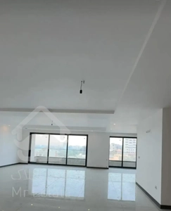 فروش واحد نوساز ۲۰۰ متری در سلمان