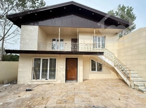 فروش ویلایی ۳۵۰متر سه خواب مستر در جاده نظامی