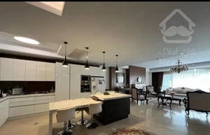 ۱۶۸ آپارتمان/ ابراهیمی / سه پارکینگ
