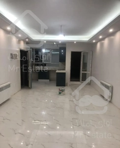 ۹۰ متر نوساز ویو ابدی گل  جای مرکزی