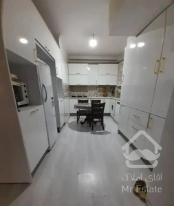 ۸۵ متر        ۲خواب    شهران شمالی