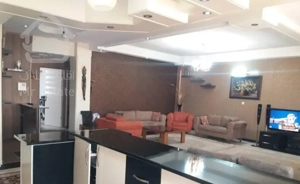 جمال زاده شمالی نزدیک بلوار کشاورز ۱۲۷متر سه خوابه