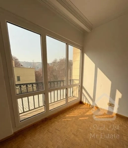 اپارتمان ۱۵۰متری سه خواب غرق نور در درکه