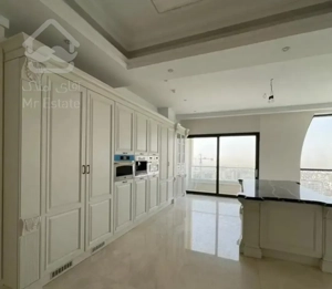 کامرانیه شمالی ۲۶۰ متر ۳خواب مستر تراس قابل چیدمان