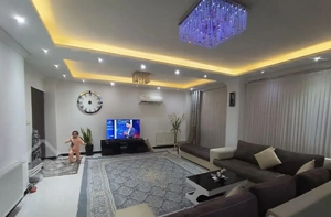 ۹۰متری تک واحدی ط۲ میدان ۴ دختران املاک قیومی نیا
