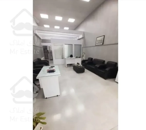 اجاره و رهن مغازه 40 متر**خیابان اصلی شهران شمالی**فوری