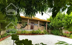 ویلا باغ حیاطدار دربست سرسبز 250m