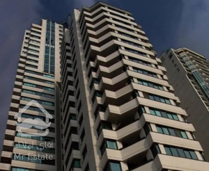 برج باغی مجلل در غرب دریاچه / وام دار / استخر سونا جکوزی