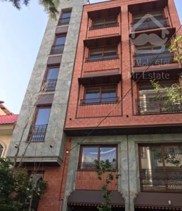 تهاتر آپارتمان لوکس ۱۴۲ متری 3 خواب(با مغازه)