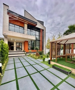 فروش ویژه ویلاهمه چی تموم/استخردار/اقساط12ماهه