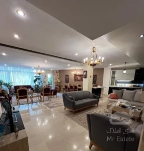 آپارتمان ۱۶۷ متری ۳ خواب طبقه دوم