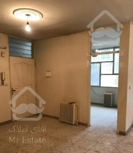 ۶۵ متر / طبقه اول / قدراسهم دار / دو خواب