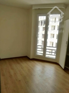 ۹۵ متر فول امکانات شیک کاشانی گلها