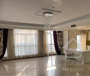 ۹۱ متر / خوش نقشه/سالن پرده خور/ تاپ لوکیشن