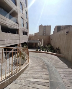 شاهین شمالی چمران ۱۳۰ متر ۳ خواب  ۵ ساله