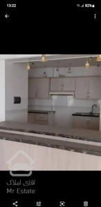 ۱۲۳ متر ۳ خوابه رو به حیاط