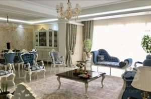 ۱۴۵ متر آفتابگیر/ رو به کوچه / تراورتن / گلستانها