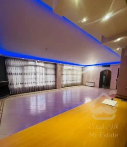 سه خواب ، ۱۸۳ متر ، طبقه اول ویلایی( وسط )