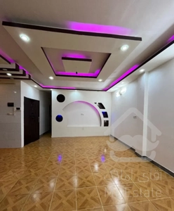 فروش طبقه با پارکینگ بزرگ وفضای دفترکار