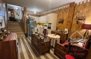 ملک ۱۱۱ متری دوبلکس خیابان یخچال