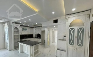 85 متری/غرق نور/کم واحد/نزدیک مترو/اکبری