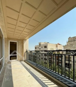 162متر ازادشهر /ویو بدون مشرف/سازه قوی/فروشندواقعی