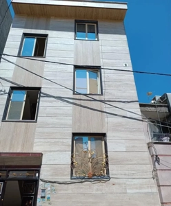 آپارتمان ۴طبقه ((14در5))تمیزو باسلیقه ساخته شده