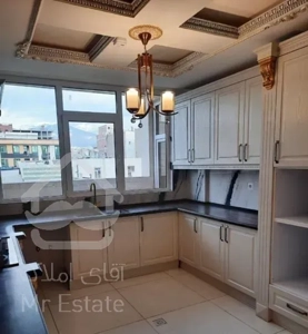 ۸۵ متر / غرق نور / پونک