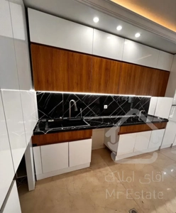 ۲۰۰ متر تاپ لوکیشن