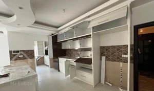 فروش آپارتمان ۱۳۱ متری ۳ خواب/تمیز/ساحل طلایی