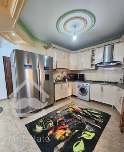 ۱۲۸ متر دو خوابه تمیز در خیابان جمهوری