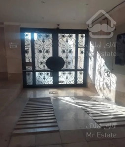 ۷۷ متر طبقه چهارم آشپزخانه بزرگ  غرق در نور