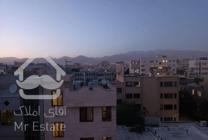 ۱۳۲متر۳خواب فول امکانات قابلیت ۴ پارکینگ سندی