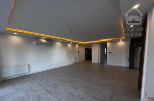 اجاره 170 متری‌ کلیدنخورده‌ ط ششم محوطه کاخ