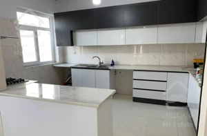 125متر ۲خواب بازسازی شده ۳طبقه تک واحدی