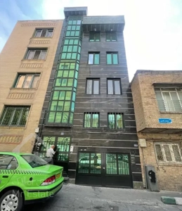 ۱۴۰مترزمین  /۴طبقه ۷۵متری بنای مجزا با پارکینگ