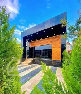 ویلا باغچه مدرن شهرکی سند تک‌برگ