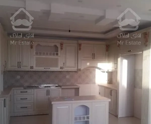 ۱۰۰ متر/ تک واحدی/ صادقیه