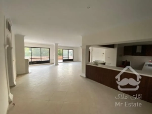 ۱۶۵متر با ۳۰متر تراس اختصاصی رو به حیاط مشجر