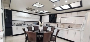 ۱۹۰ متر   تکواحدی   با چهار پارکینگ سندی