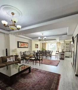 فروش فوری ۱۳۰ متر ۳ خواب سعادت‌آباد  واحد جنوبی