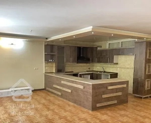 110 متر / 2 خواب / خ میر / حیاط اختصاصی