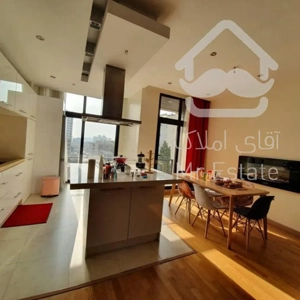 ۷۶متر/فول/ده ساله/غرق نور