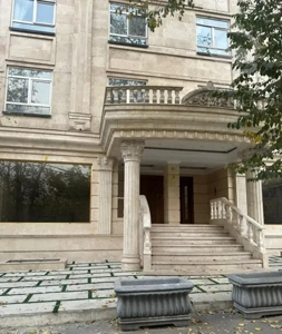 سعادت آباد ۸۵ متر بالای کاج