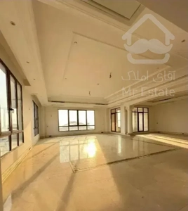 250مـ شکوه معلق در نور/در قلب اصیل‌ترین پلاک منطقه